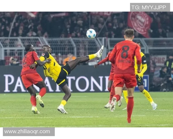 德国杯精彩对决拜仁慕尼黑战胜法兰克福全场录像回顾