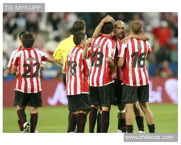 拉普拉塔大学生与纽维尔老男孩的激烈对决展现足球魅力与青春激情